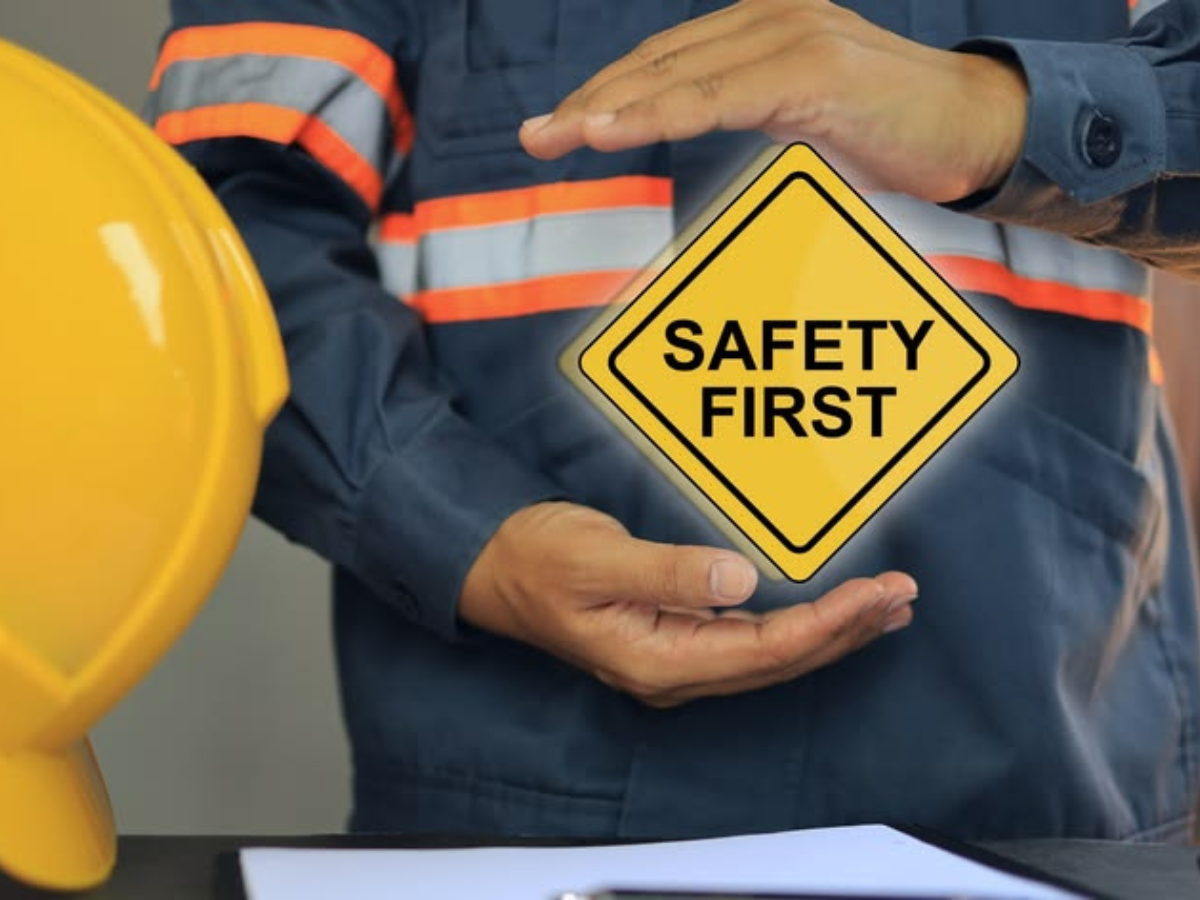 TORQO team reviewing safety plans on site